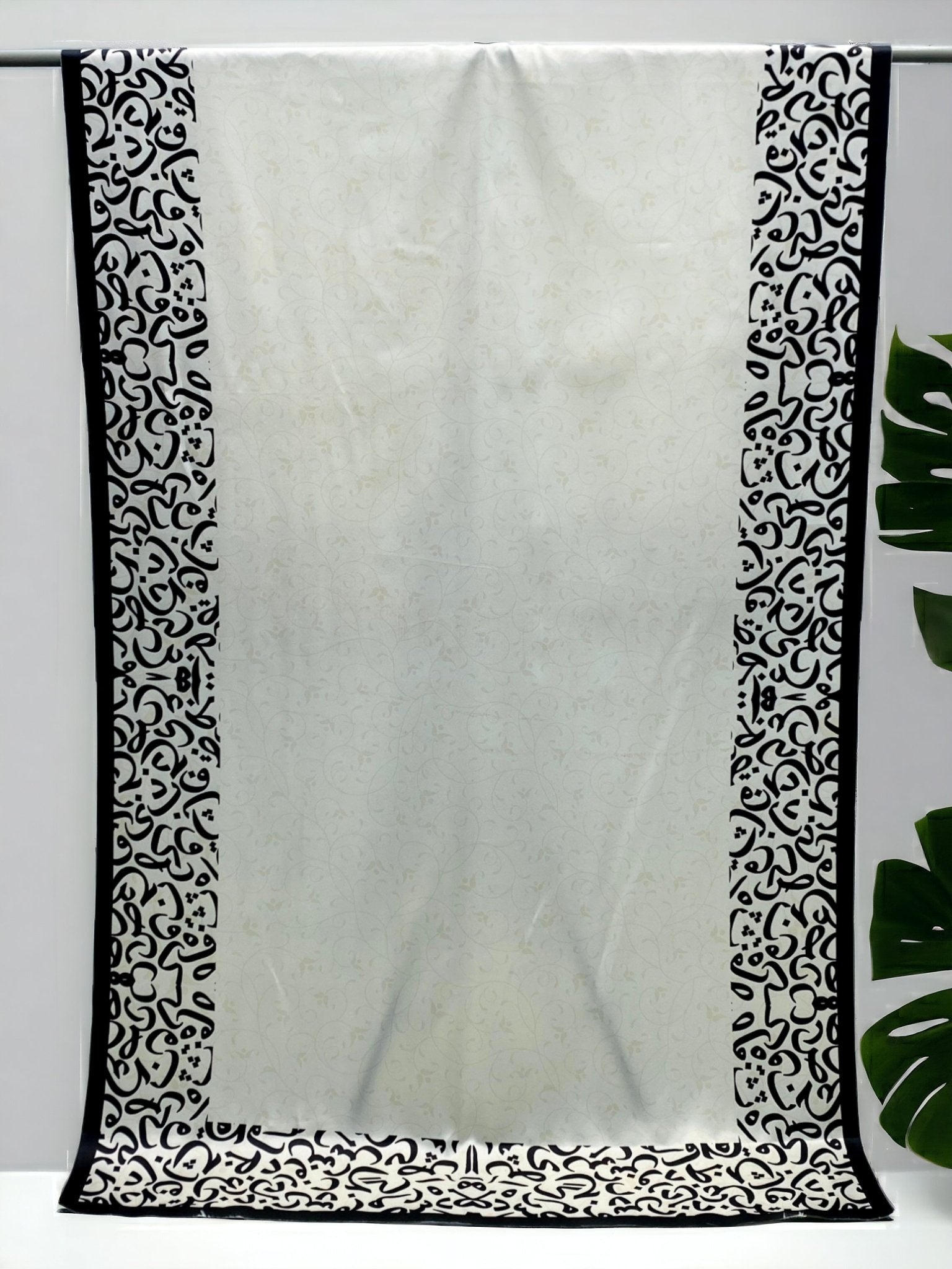 Huroof Ki Mehfil Odhni By Sastaae - Sastaae