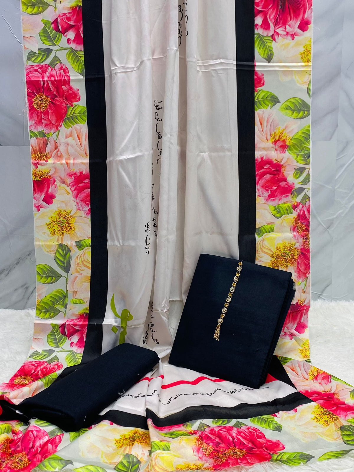 Khushboo Lawn Suit By Sastaae - Sastaae