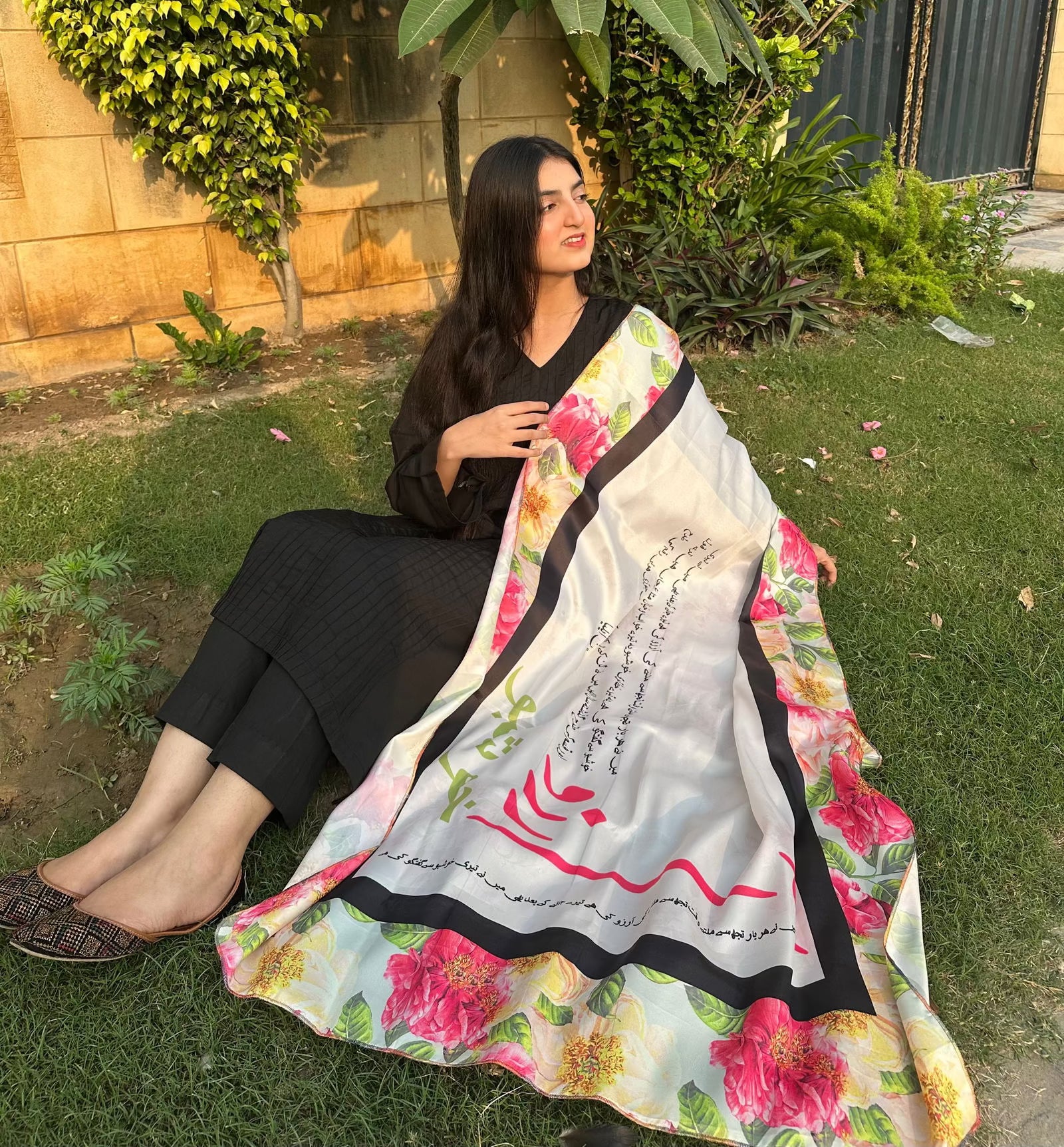 Khushboo Odhni By SastaaE – Sastaae