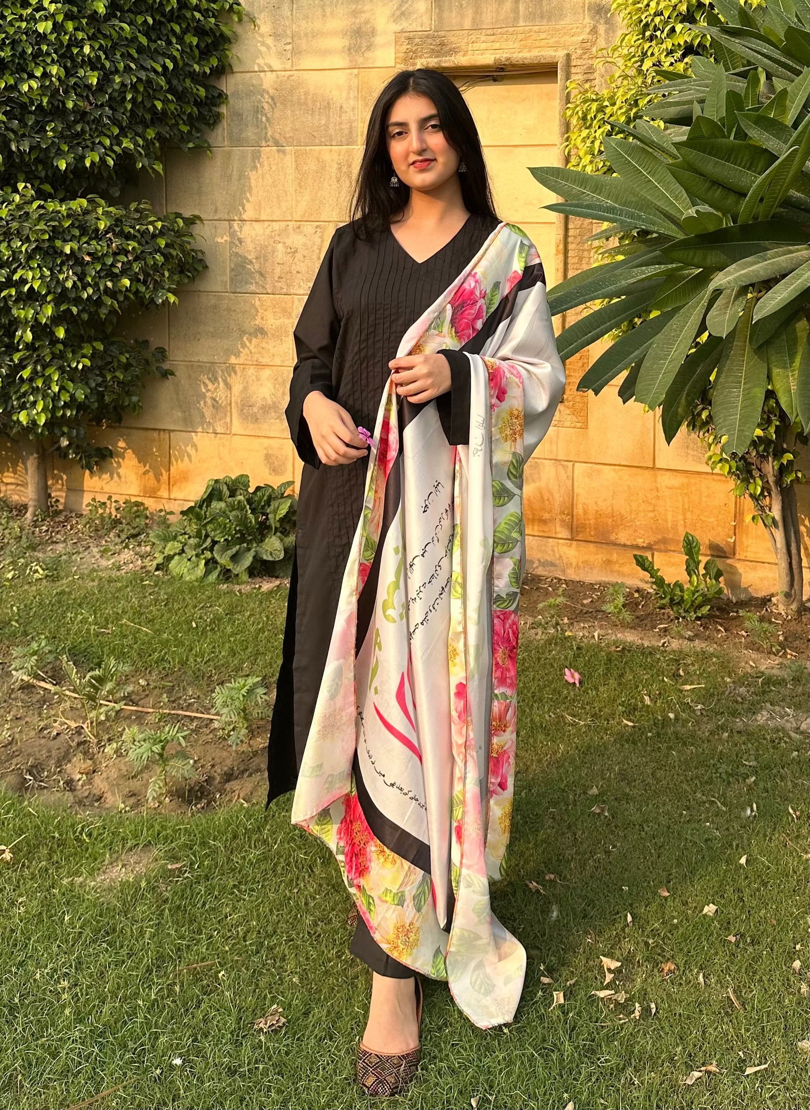 Khushboo Odhni By SastaaE - Sastaae