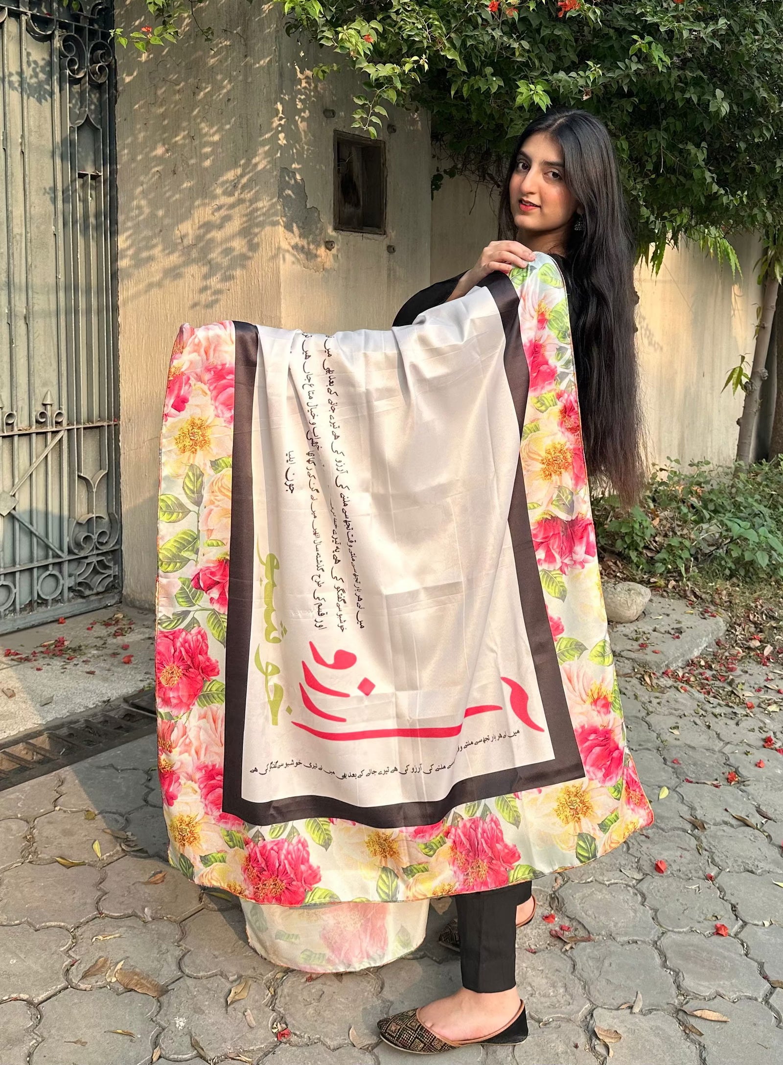 Khushboo Odhni By SastaaE - Sastaae