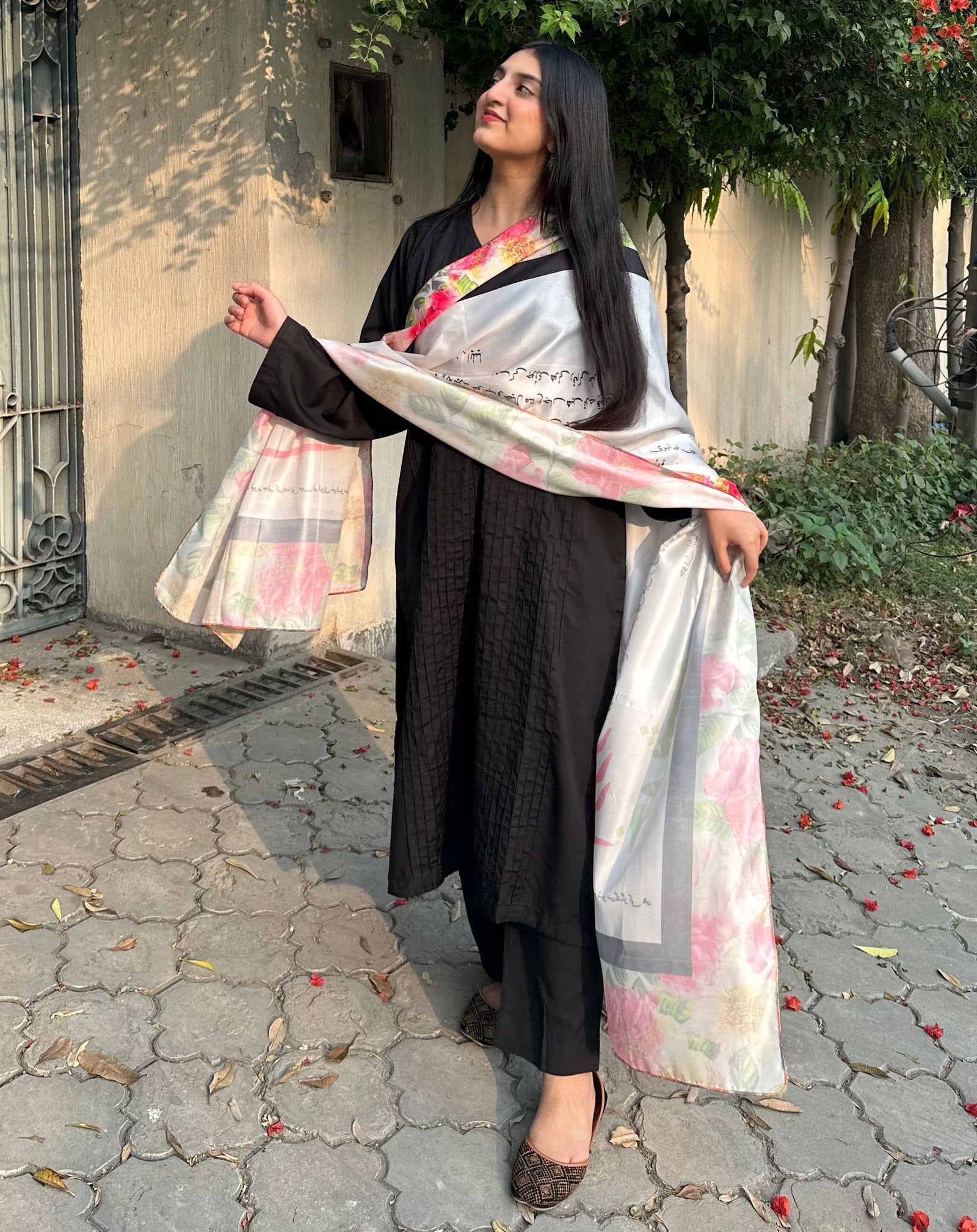 Khushboo Odhni By SastaaE - Sastaae